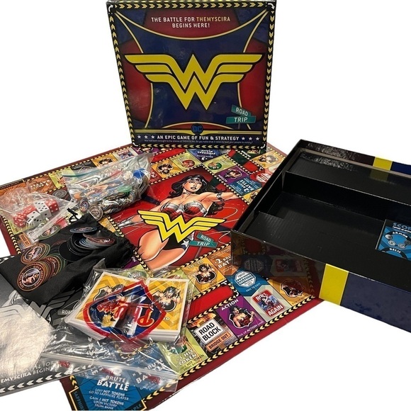 DC Wonder Woman Battle for THEMYSCIRA Board Game - Picture 3 of 3